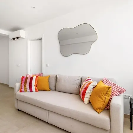 Stylish 2br Flat In 1 Min To Torrecilla 아파트 네르하
